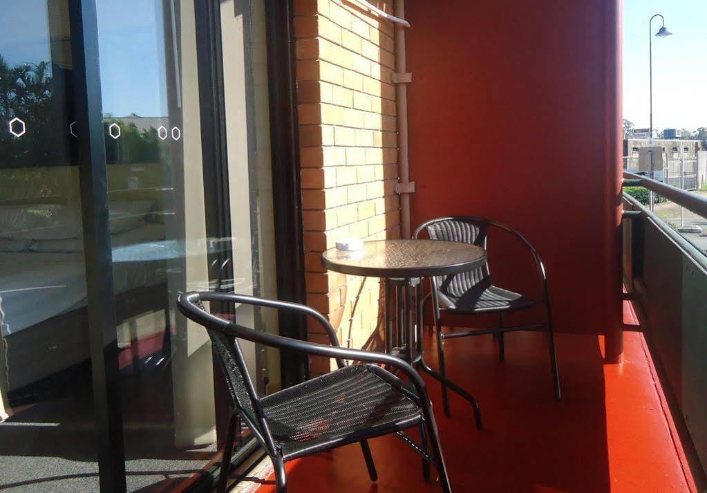 Kingsford Riverside Inn Brisbane Exterior foto